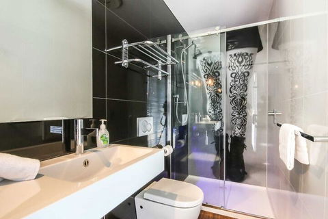 Architecturally Designed Studio 10 Minutes To CBD - Kingaroy Accommodation 4