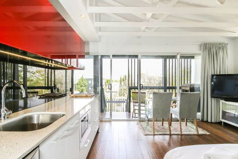 Architecturally Designed Studio 10 Minutes To CBD - Kingaroy Accommodation 2