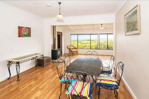 Storm Bay Cottage - Kingaroy Accommodation 5