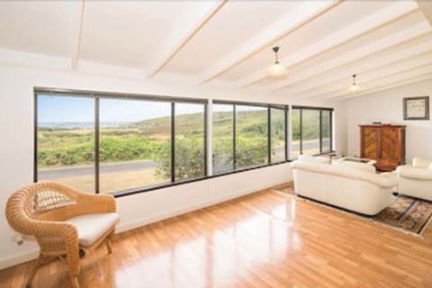 Storm Bay Cottage - Kingaroy Accommodation 2