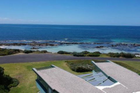 Boathouse Nearly In The Water & Wonderful Views - Kingaroy Accommodation 0