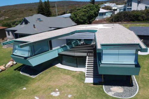 Boathouse Nearly In The Water & Wonderful Views - Kingaroy Accommodation 7