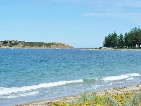 Victor Harbor Beachfront Bliss + WiFi - Kingaroy Accommodation 1