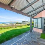 Victor Harbor Beachfront Bliss + WiFi - Kingaroy Accommodation 0