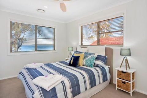 Adrift Retreat St. Georges Basin Waterfront Home - Kingaroy Accommodation 3