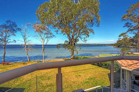 Adrift Retreat St. Georges Basin Waterfront Home - Kingaroy Accommodation 5