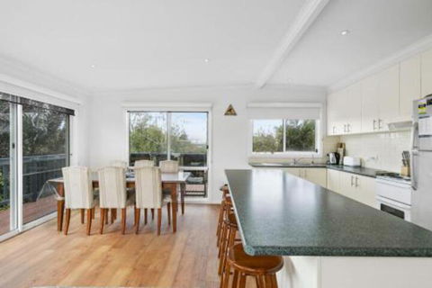 THE BEACH HIVE PET FRIENDLY (OUTSIDE ONLY) INLET SIDE - Kingaroy Accommodation 4