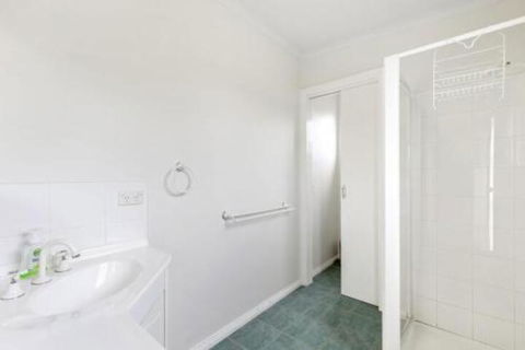 THE BEACH HIVE PET FRIENDLY (OUTSIDE ONLY) INLET SIDE - Kingaroy Accommodation 5