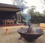 Bush  Beach Family Retreat - Kingaroy Accommodation