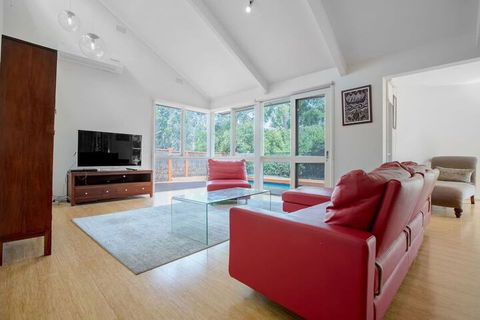 Comfy Holiday House With Pool@rosanna - Kingaroy Accommodation 2