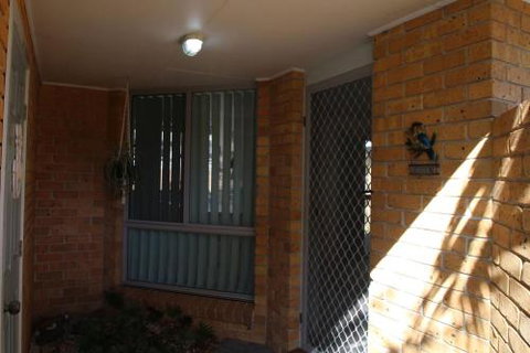 KENTIA - Kingaroy Accommodation 6