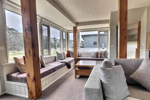 Ski Bird - Kingaroy Accommodation 3