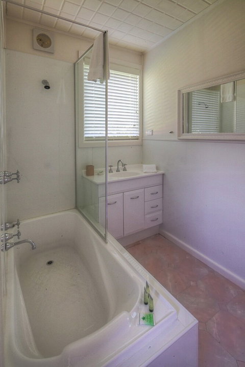 Youngs Cottage Circa: 1861 - Kingaroy Accommodation 5