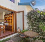 SEAVIEWS MORNINGTON.... - Kingaroy Accommodation