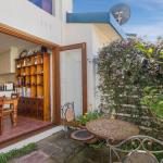 SEAVIEWS MORNINGTON.... - Kingaroy Accommodation 0