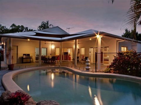 CRISTAL At CLIFTON BEACH - Kingaroy Accommodation 0