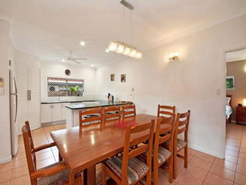 CRISTAL At CLIFTON BEACH - Kingaroy Accommodation 1
