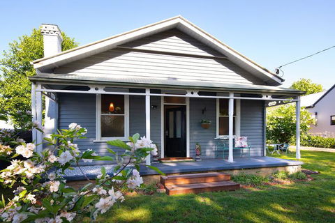 Wayward Cottage - Kingaroy Accommodation 1