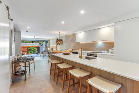 Hidden Treasure Little Cove - Kingaroy Accommodation 5