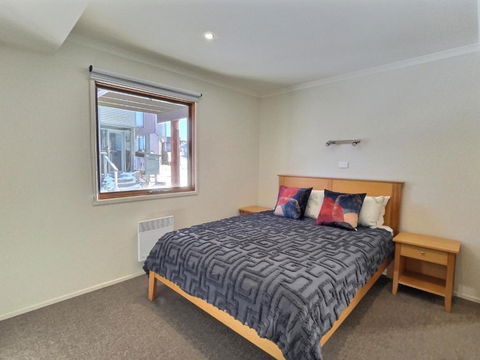 Vertical Limit - Kingaroy Accommodation 6
