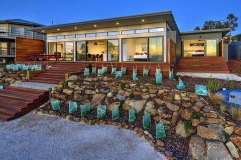 Freycinet Coastal Retreat - Kingaroy Accommodation 2