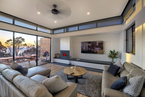 Freycinet Coastal Retreat - Kingaroy Accommodation 6