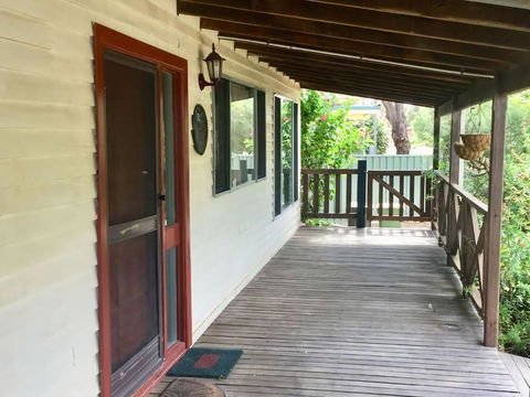 Vasse Cottage - Kingaroy Accommodation 4