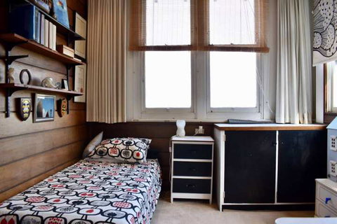 4 Bedroom Family Home With Stunning Harbour Views - Kingaroy Accommodation 6