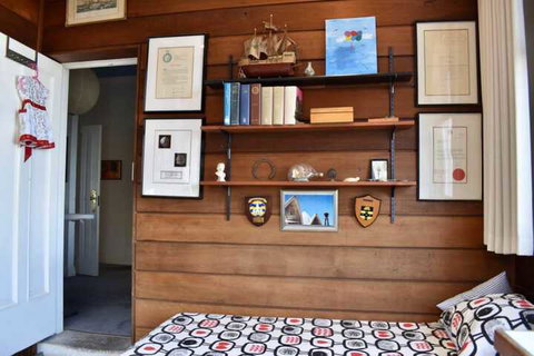 4 Bedroom Family Home With Stunning Harbour Views - Kingaroy Accommodation 1