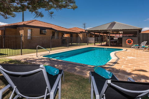 Geraldton's Ocean West - Kingaroy Accommodation 1