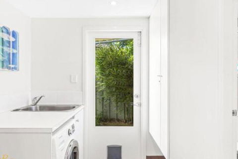 Campbell Cove 60 Campbell Avenue - Kingaroy Accommodation 7