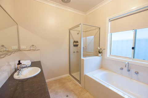 Simms Retreat - Kingaroy Accommodation 3