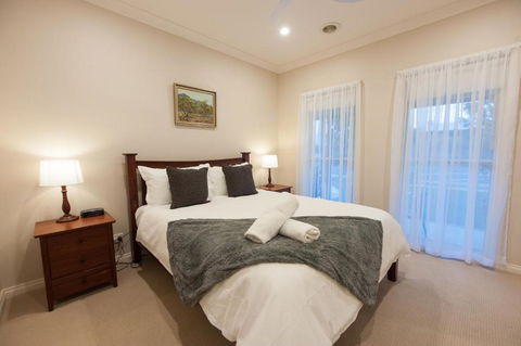 Simms Retreat - Kingaroy Accommodation 6