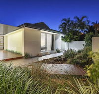 Just in Paradise Waterfront 5 Bedroom Deluxe House Central Broadbeach Location - Kingaroy Accommodation
