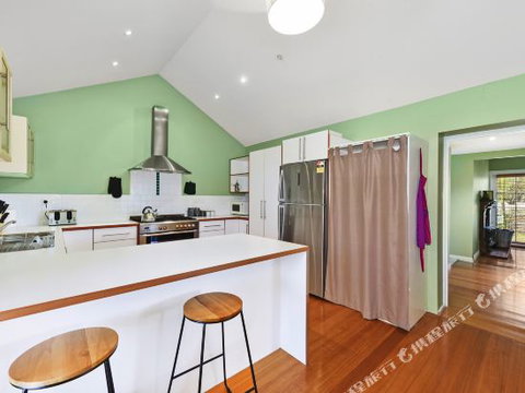 Family Friendly Weatherboard Cottage - Kingaroy Accommodation 4