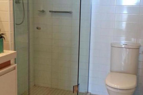 Glenelg Skyline Penthouse WiFi - Kingaroy Accommodation 3