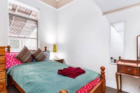 Luxuru Art House In Sydney - Kingaroy Accommodation 3