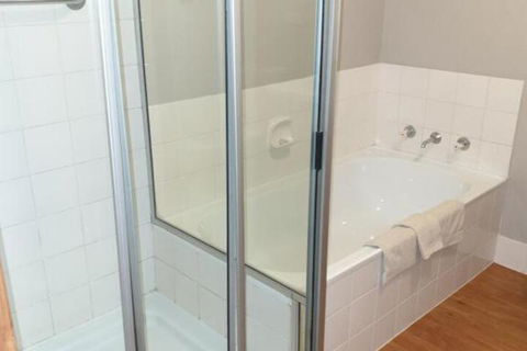 Wisteria Cottage Augusta - Kingaroy Accommodation 7