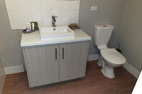 Wisteria Cottage Augusta - Kingaroy Accommodation 5