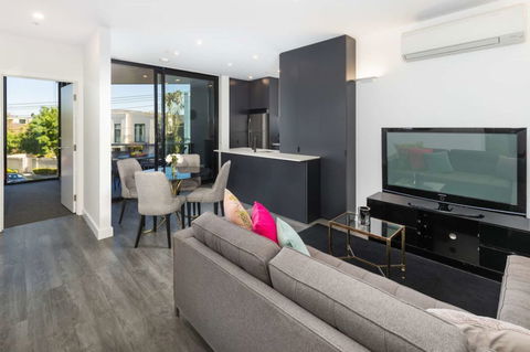 Caulfield North Executive - Kingaroy Accommodation 3