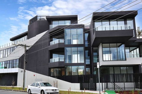Caulfield North Executive - Kingaroy Accommodation 0