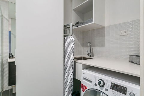 GRATTAN A Premier Location & Modern Space - Kingaroy Accommodation 5