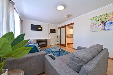Comfy Home Near Airport & City 2280 - Kingaroy Accommodation 5