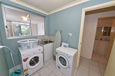 Comfy Home Near Airport & City 2280 - Kingaroy Accommodation 1