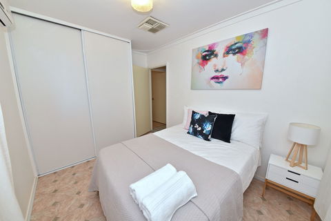 Comfy Home Near Airport & City 2280 - Kingaroy Accommodation 2