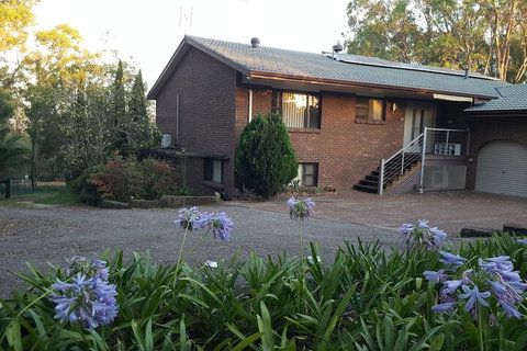 Gowrie Agapanthous - Kingaroy Accommodation 2