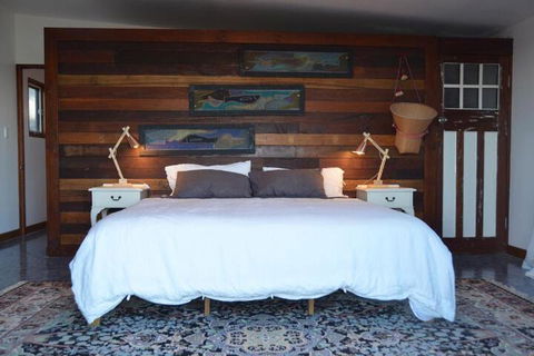 Of Stone & Wood Guesthouse Secluded Getaway! - Kingaroy Accommodation 2