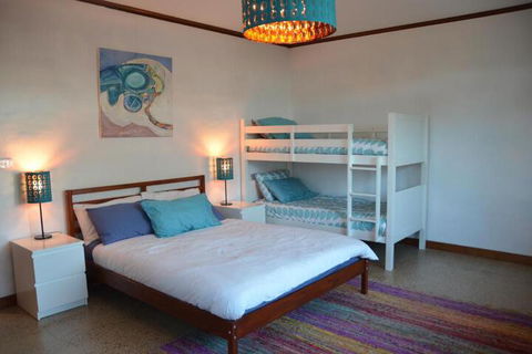 Of Stone & Wood Guesthouse Secluded Getaway! - Kingaroy Accommodation 4