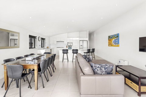 Fingal Breeze At Fingal Bay - Kingaroy Accommodation 3