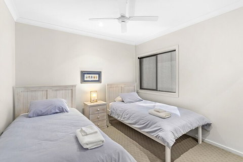 Fingal Breeze At Fingal Bay - Kingaroy Accommodation 5